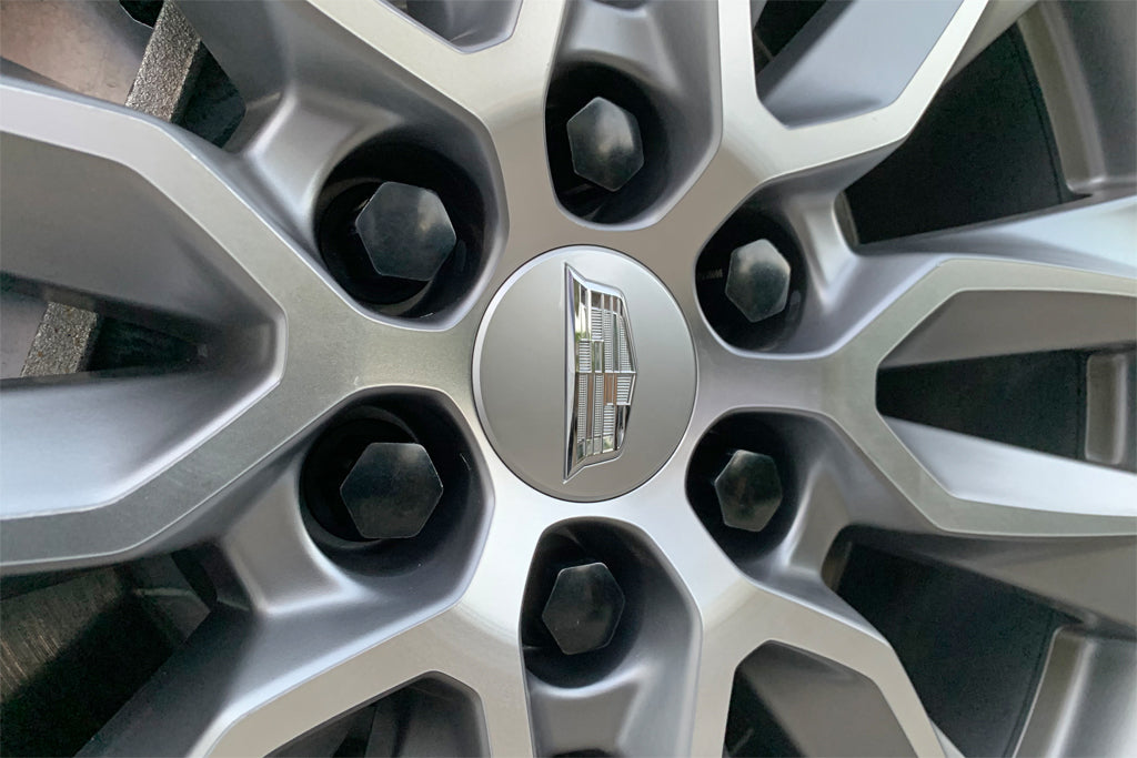 Black lug nuts discount