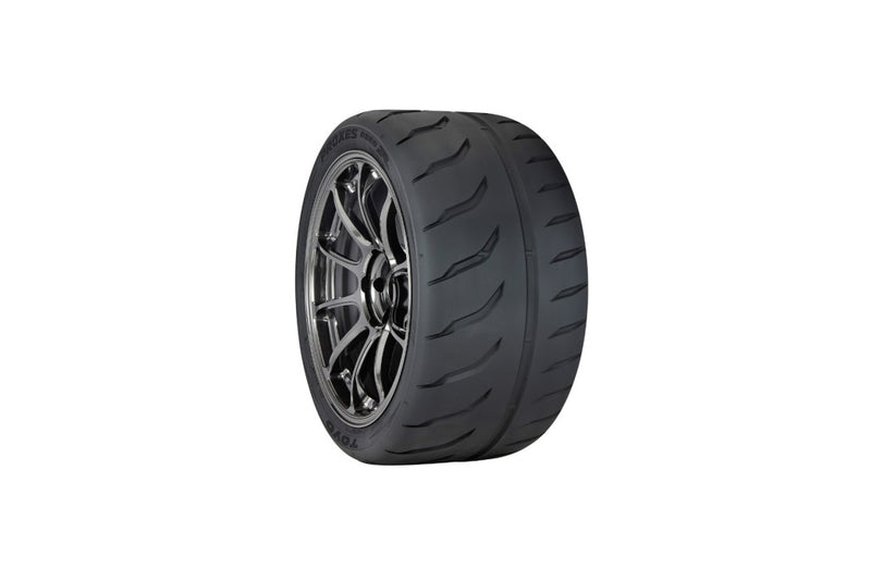 Toyo Tires R888R fitment for your Chevy SS Sedan